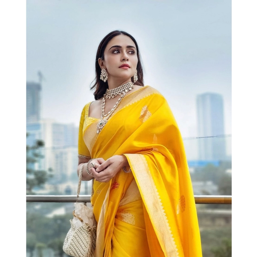 Generic Women's Silk Printed Saree With Unstitched Blouse 5.5Mtr (Yellow) - Image 3